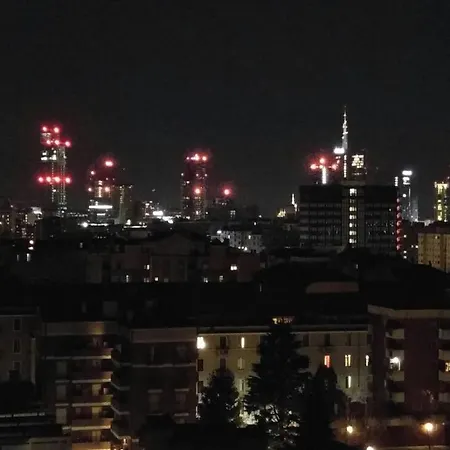 Couette-café - Doppia Con Bagno Privato In Stupendo Attico Con Vista Mozzafiato Milan