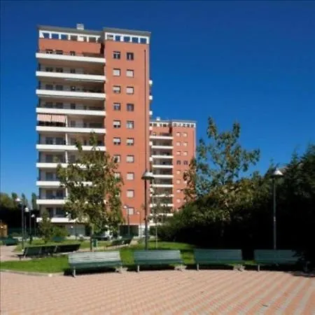 - Doppia Con Bagno Privato In Stupendo Attico Con Vista Mozzafiato Couette-café